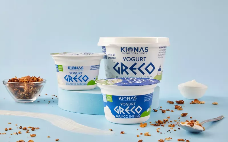 Yogurt greco aperto: quanto dura in frigo? I consigli di Kionas per una buona conservazione