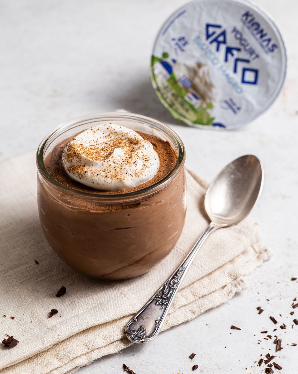 Mousse al cioccolato di yogurt greco - mousse leggera e light